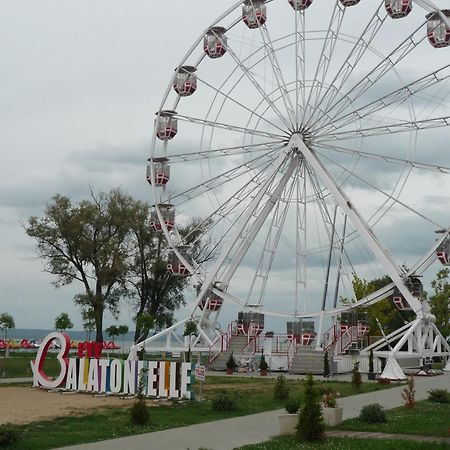 Nadas Tarsashaz Balatonlelle Exteriér fotografie