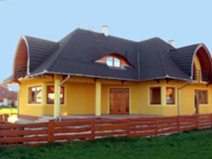 Nadas Tarsashaz Balatonlelle Exteriér fotografie