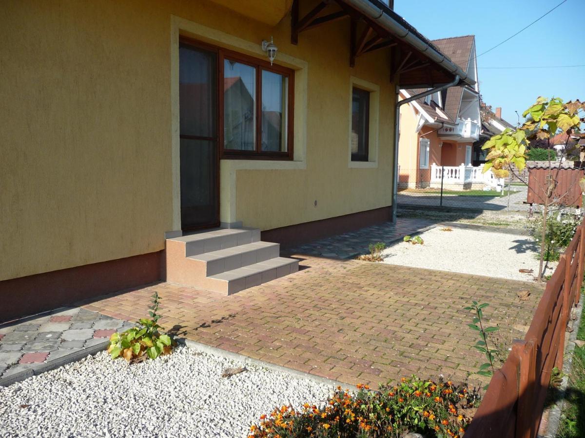 Nadas Tarsashaz Balatonlelle Exteriér fotografie