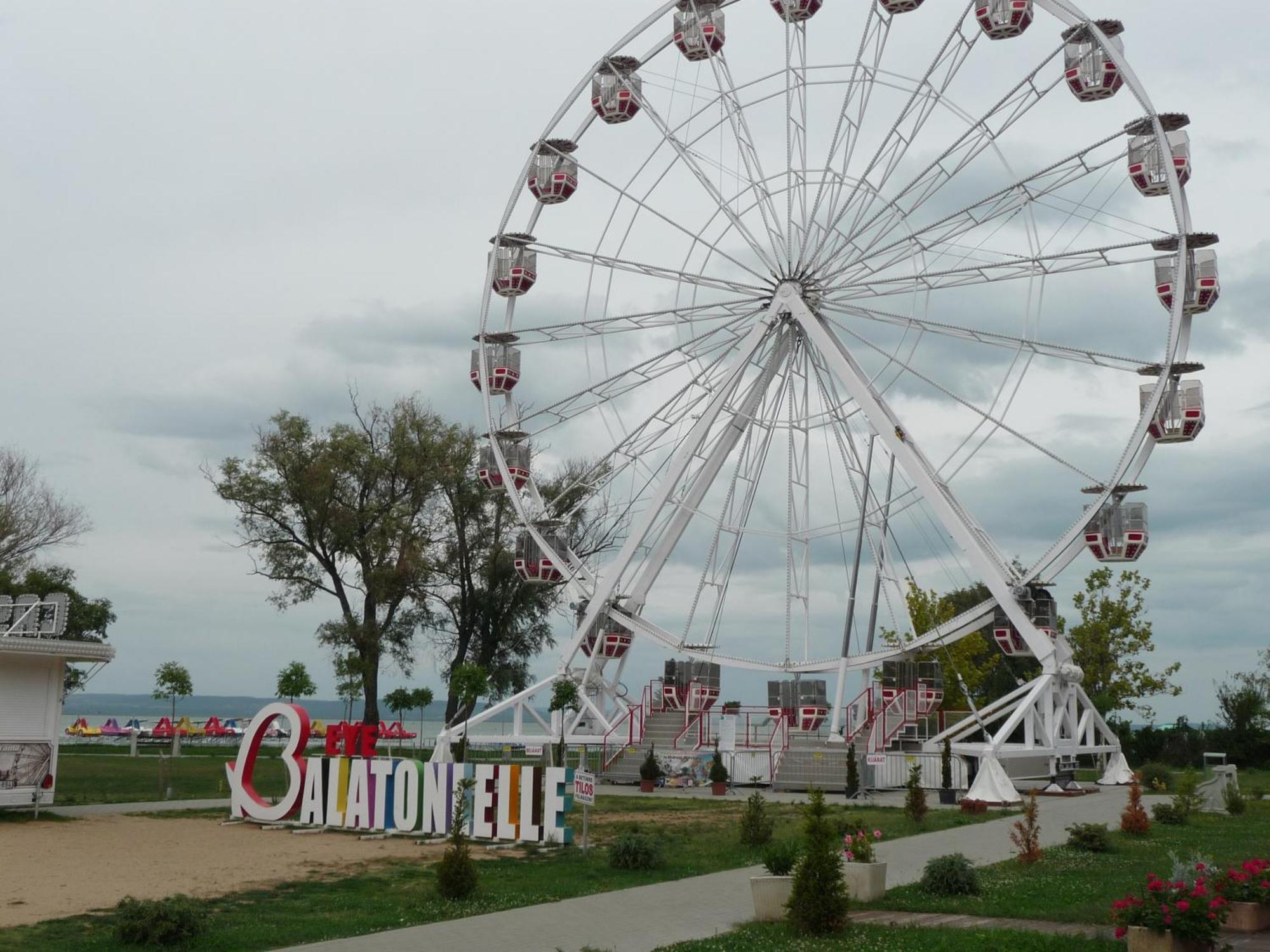 Nadas Tarsashaz Balatonlelle Exteriér fotografie
