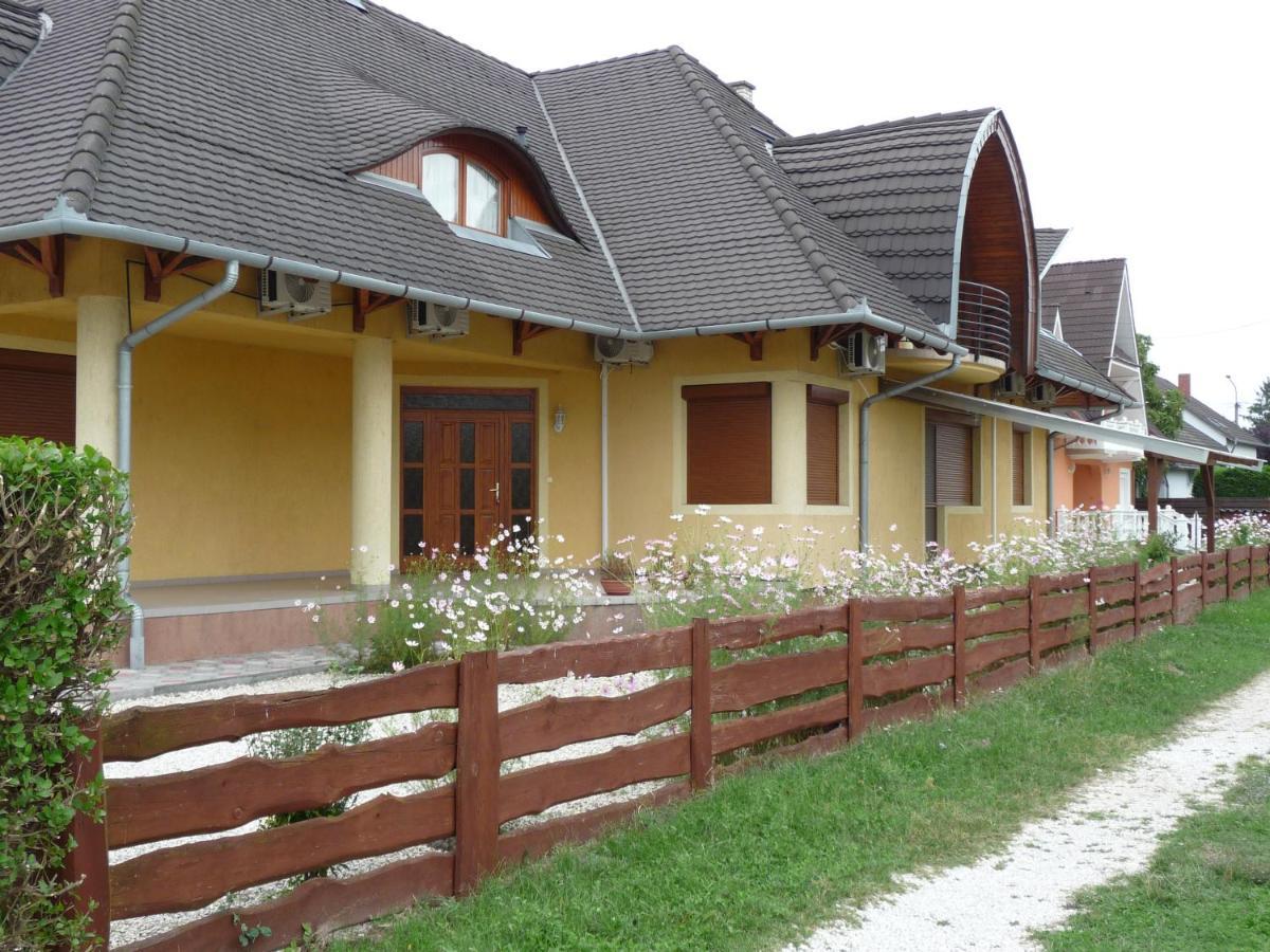 Nadas Tarsashaz Balatonlelle Exteriér fotografie