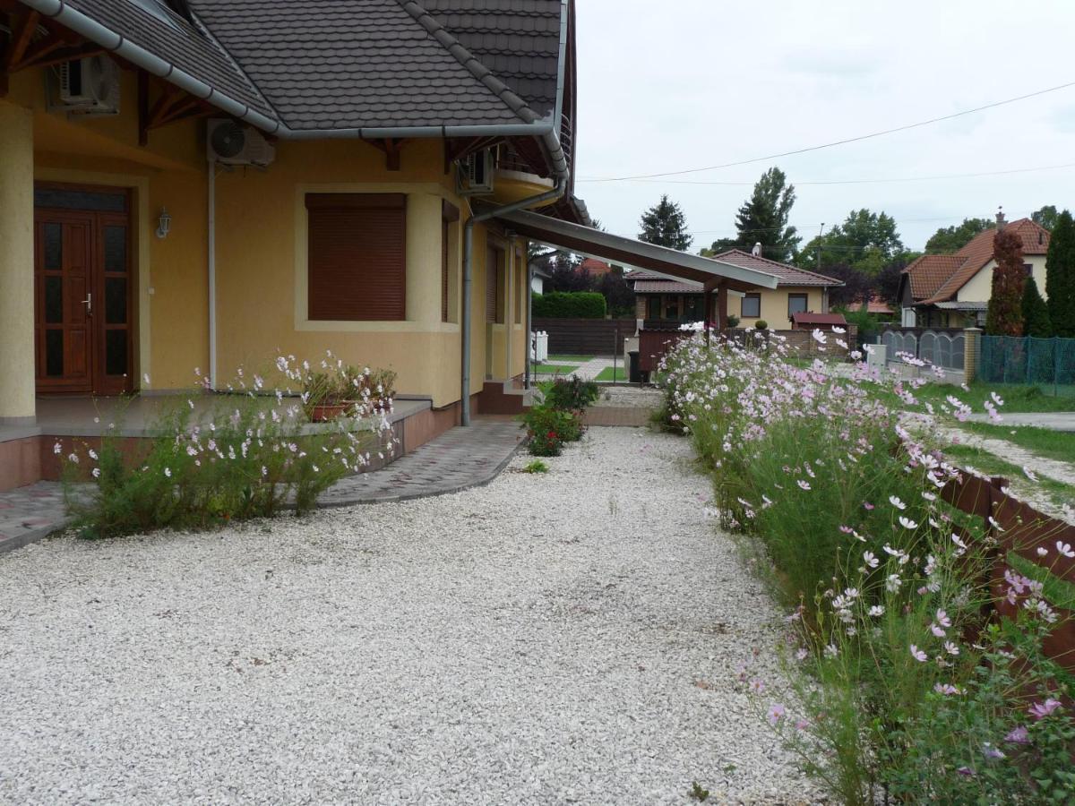 Nadas Tarsashaz Balatonlelle Exteriér fotografie